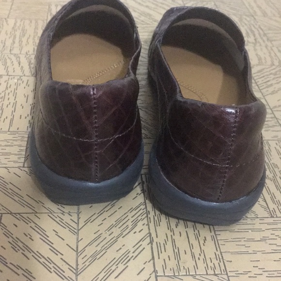 Women’s size 6.5 brown loafers from Easyspirit, slip on, flats. Never worn - Picture 5 of 6